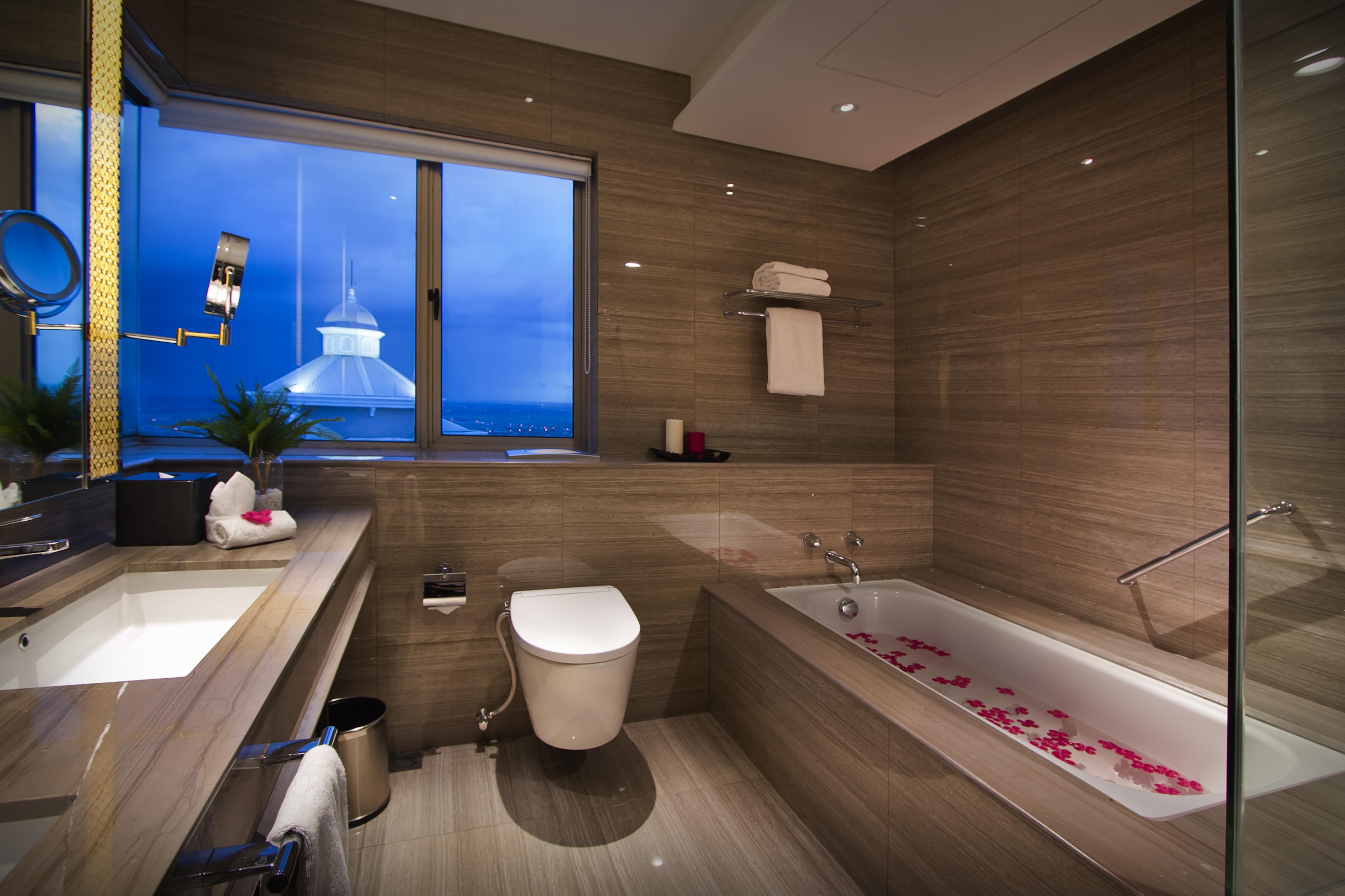 Ascott Waterplace Surabaya Exterior foto